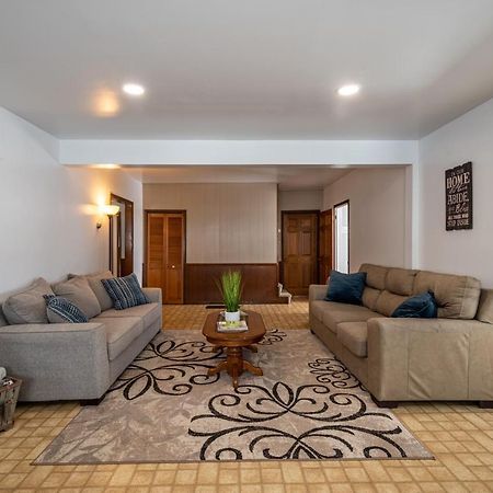 Weaver Ridge Manor Vila Millersburg Exterior foto