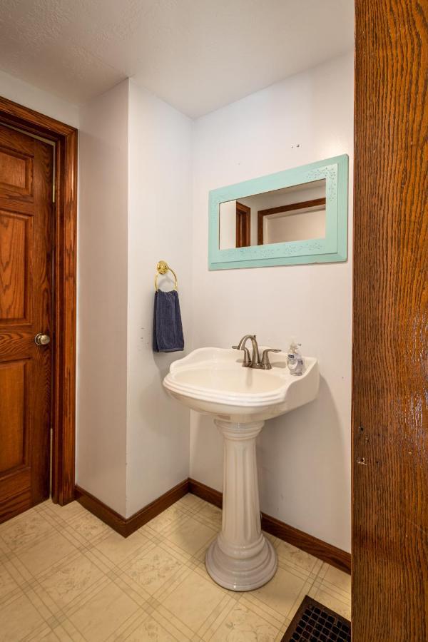 Weaver Ridge Manor Vila Millersburg Exterior foto